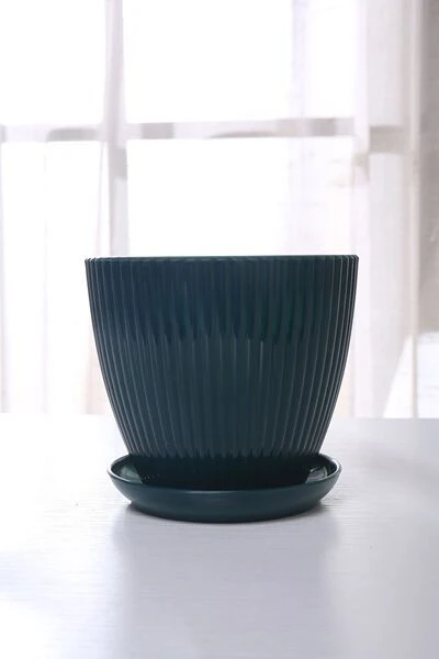 রিবড প্ল্যান্টার টব (Ribbed Planter with Tray)