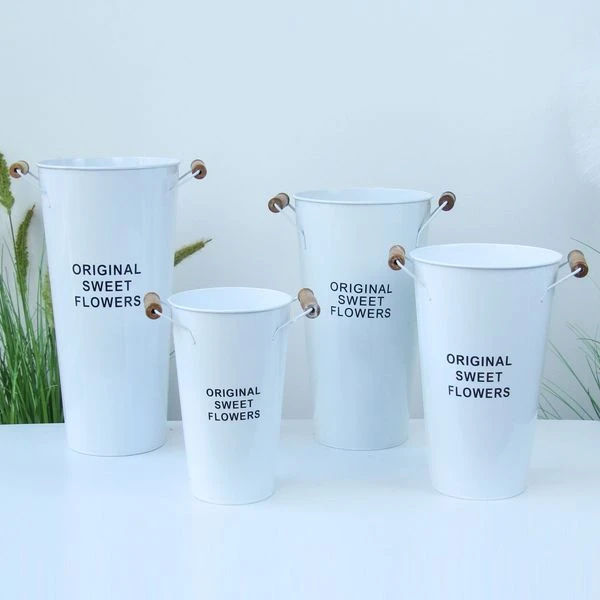 মেটাল ফ্লাওয়ার বাকেট (Metal Flower Bucket)