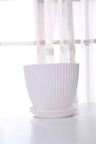 রিবড প্ল্যান্টার টব (Ribbed Planter with Tray)
